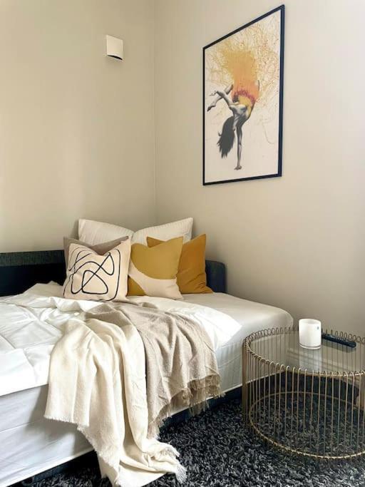 Modern And Cozy Studio Apartment In Central Осло Экстерьер фото